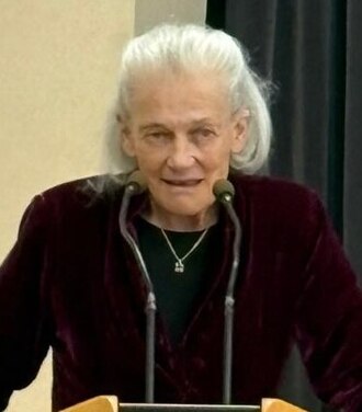 Portrait de Élisabeth Badinter