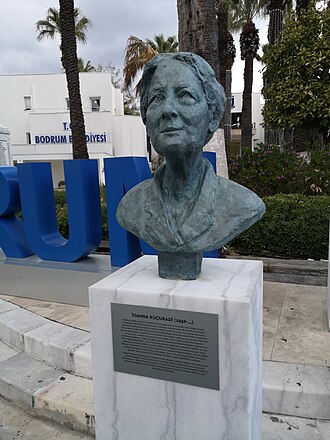 Portrait de İoanna Kuçuradi