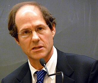 Portrait de Cass Sunstein