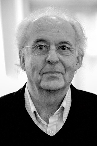 Portrait de Roger-Pol Droit
